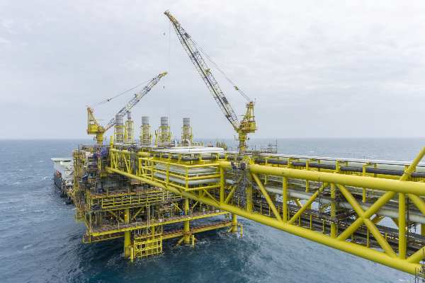 Large oil rig in the ocean